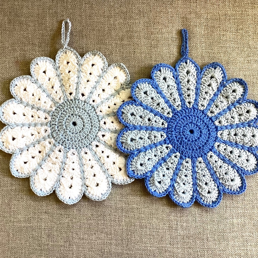 Crochet Floral Potholders Set Of 2 Cotton Blue White Daisy NWT Handcrafted In US